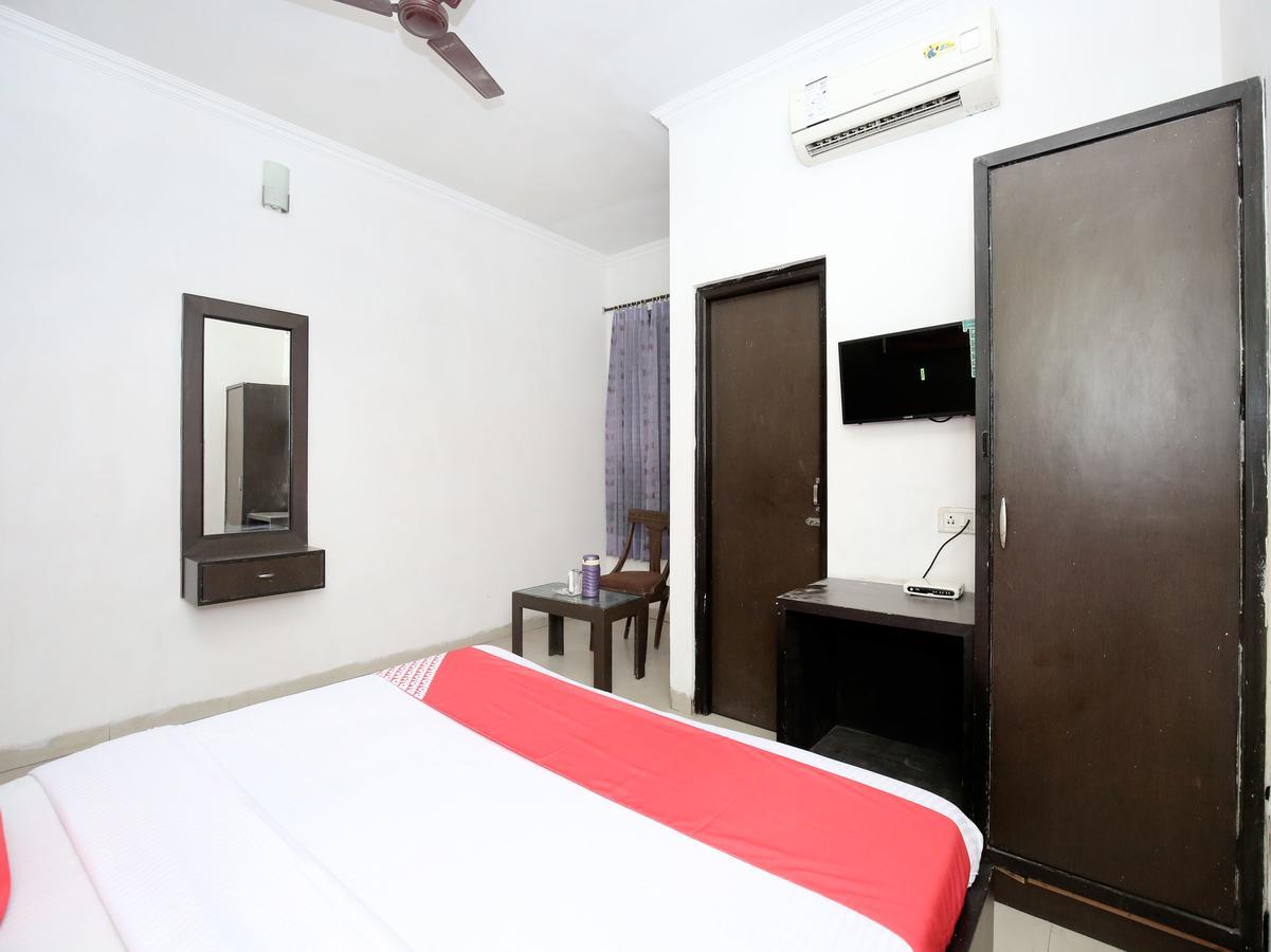 Oyo 12972 Hotel Krishna Castle アムリトサル エクステリア 写真