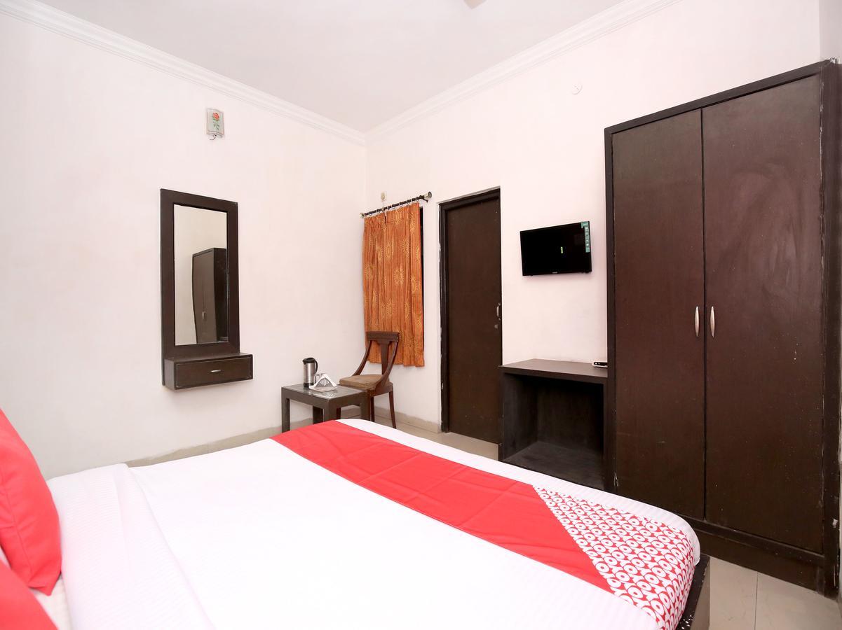 Oyo 12972 Hotel Krishna Castle アムリトサル エクステリア 写真